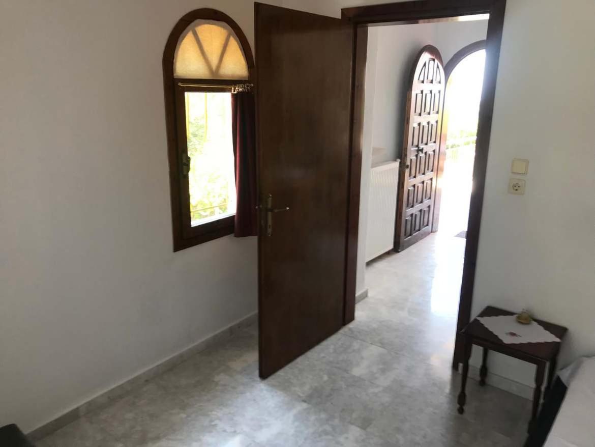 Great First Floor Appartment With View Nea Kallikrateia Exterior foto